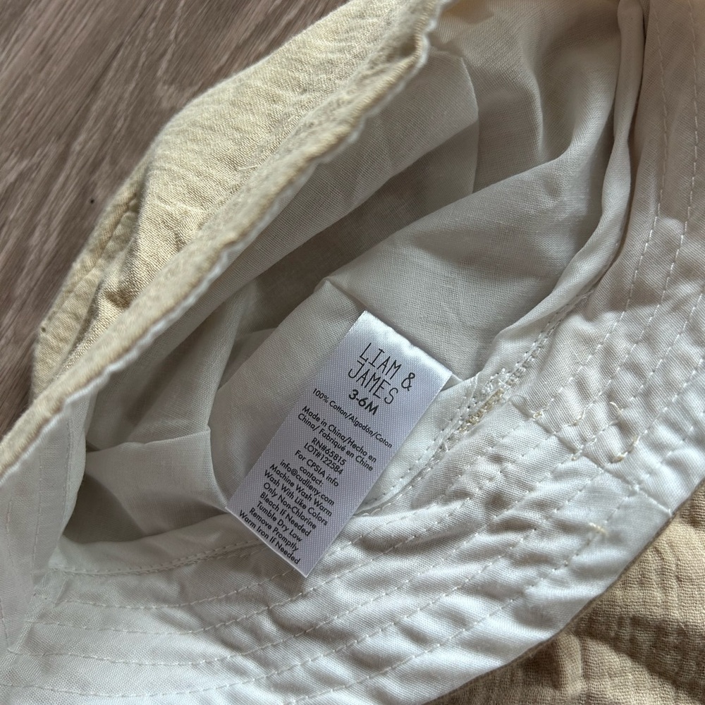 NWT Liam & James Baby Romper Hat Set Beige Gauze Summer 3-6M - Picture 3 of 4